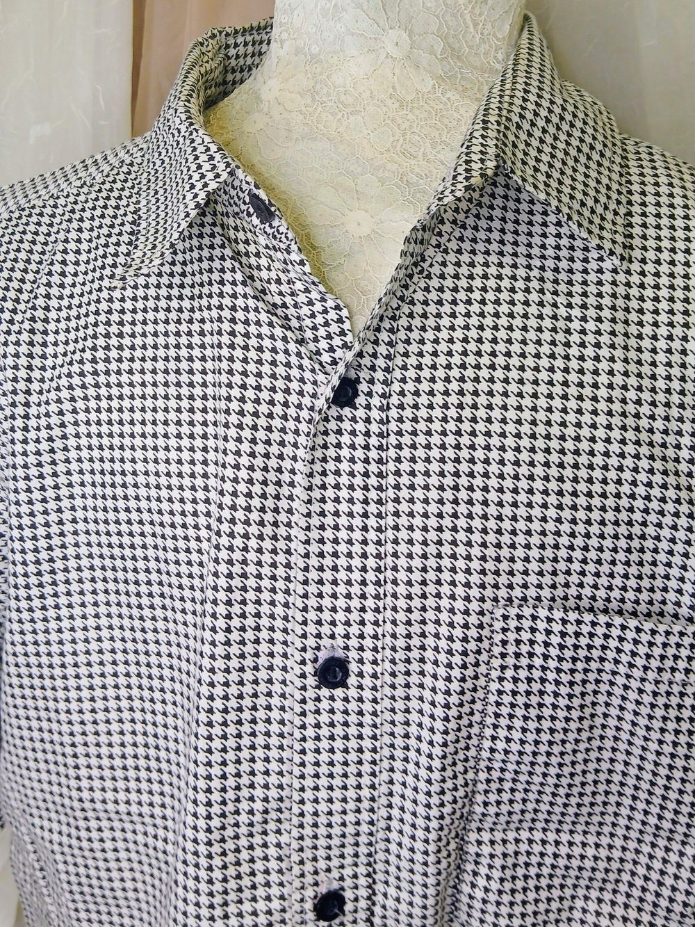 Men's Black & White Houndstooth Short Sleeve Shirt - Picture 5 of 7